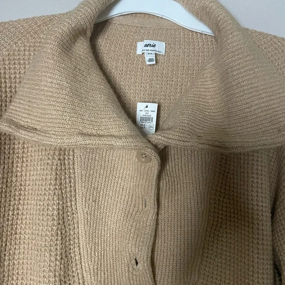 Aerie Beige  CozyUp Waffle Button Sweater in a tan color. Size Small NEW - Picture 6 of 12